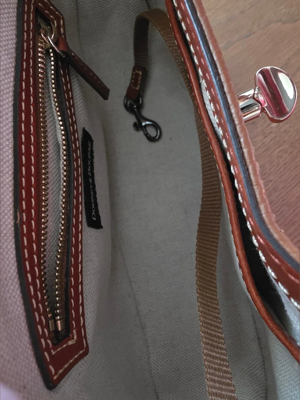 Dooney & Bourke Pebble Turnlock Hobo 26 In Caramel